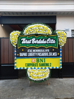Papan Bunga Duka di Ake Kolano