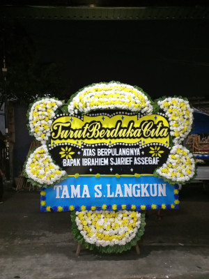 Papan Bunga Duka di Ake Kolano