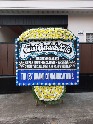 Papan Bunga Duka di Ake Kolano